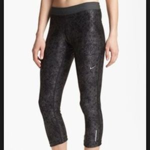 NWOT Nike Dri-Fit Running Capri Leggings Size XL